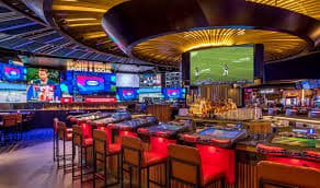 Bàn Baccarat và Roulette trong phòng Live Casino vn6 phát sóng HD